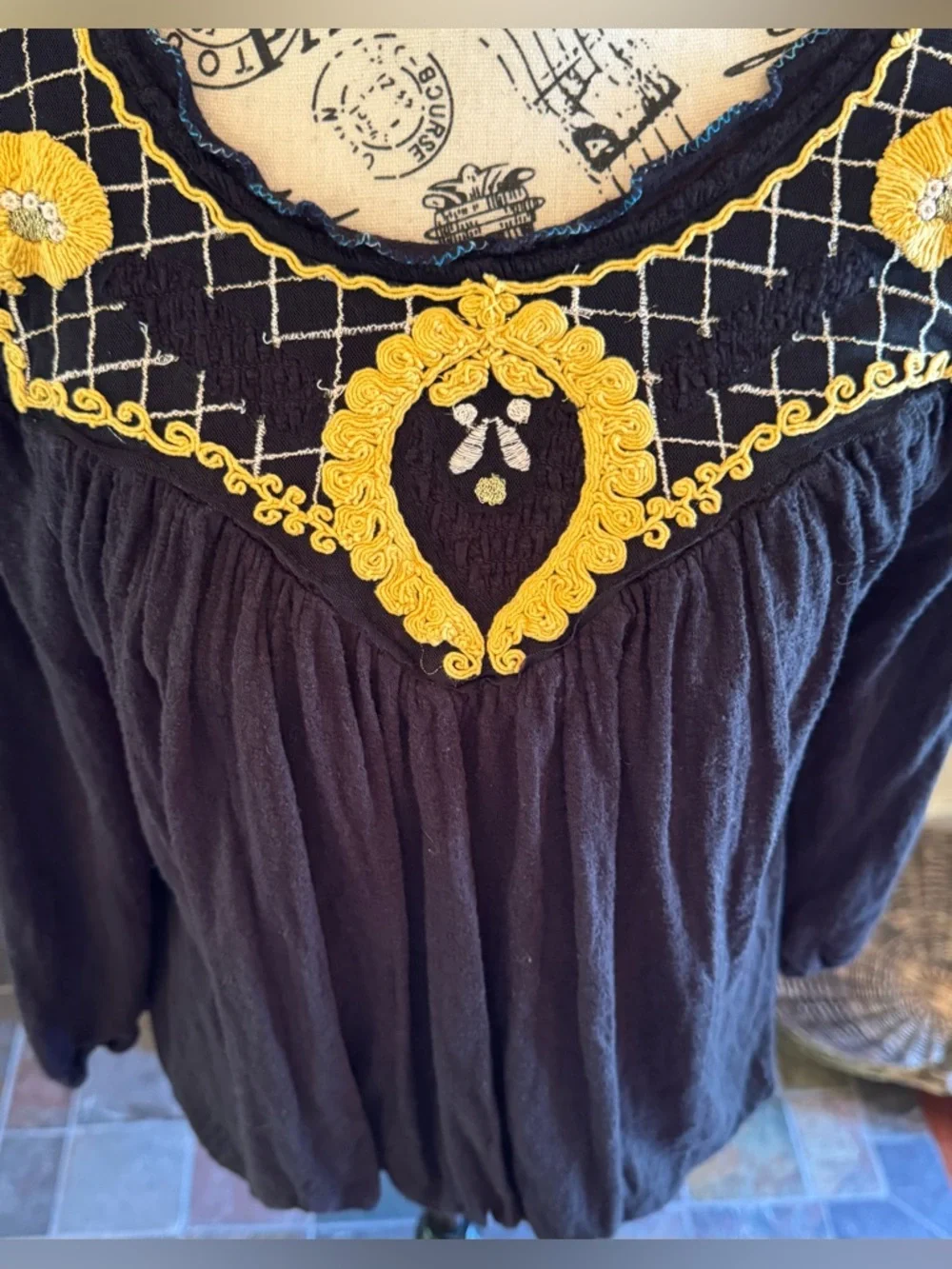 FREE PEOPLE Women's Boho Begonia Black Embroidered Bubble Hem Top Yellow Large